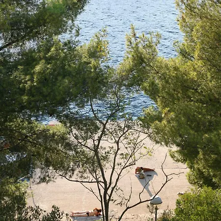 Hotel Sali מלון סאלי