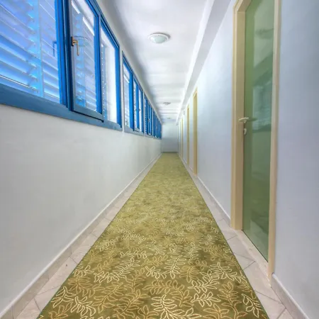Hotel Sali מלון סאלי