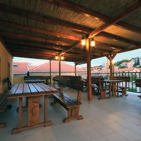 Hotell Hotel Sali 3*
